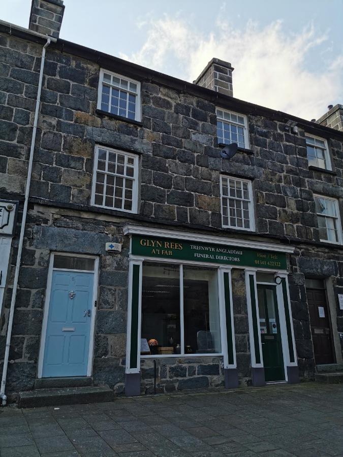 Eldon Row - Stylish Character Apartments - Central Location 1 & 2 Bed Available Dolgellau Bagian luar foto