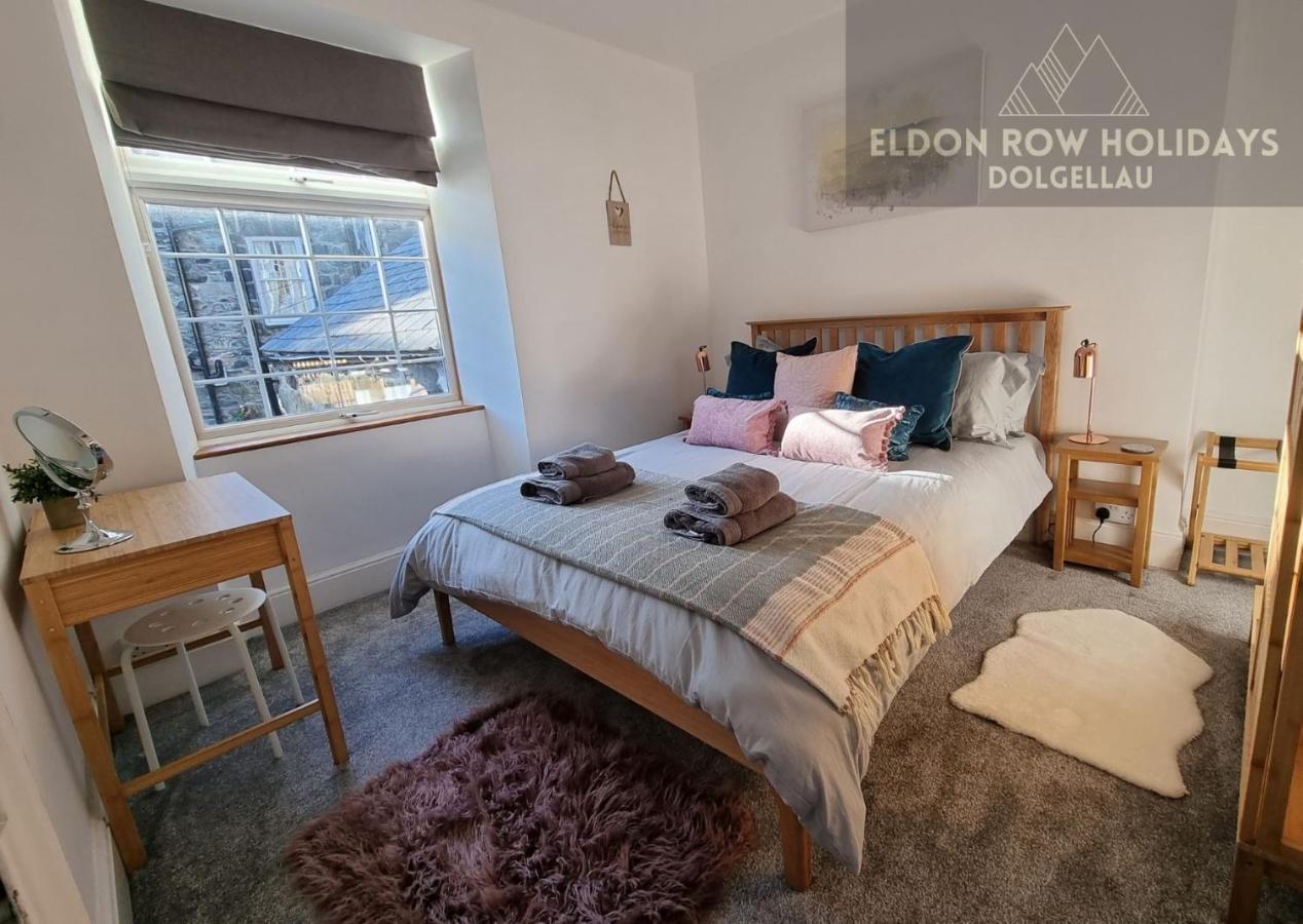 Eldon Row - Stylish Character Apartments - Central Location 1 & 2 Bed Available Dolgellau Bagian luar foto