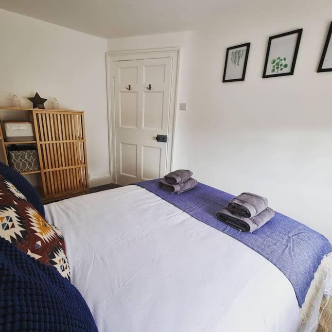 Eldon Row - Stylish Character Apartments - Central Location 1 & 2 Bed Available Dolgellau Bagian luar foto