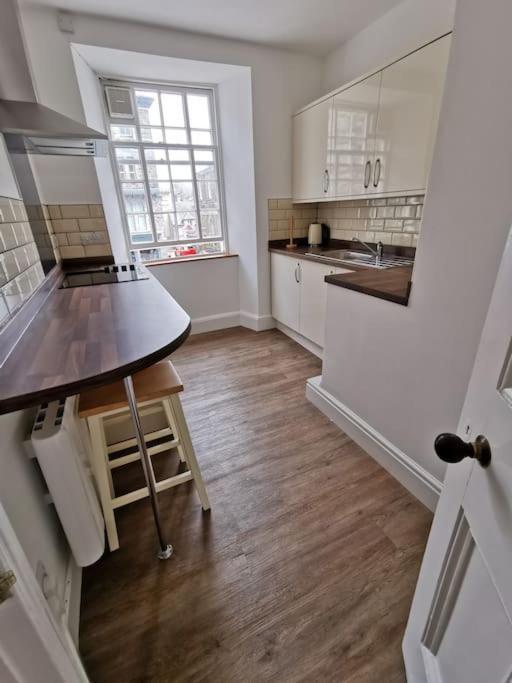 Eldon Row - Stylish Character Apartments - Central Location 1 & 2 Bed Available Dolgellau Bagian luar foto