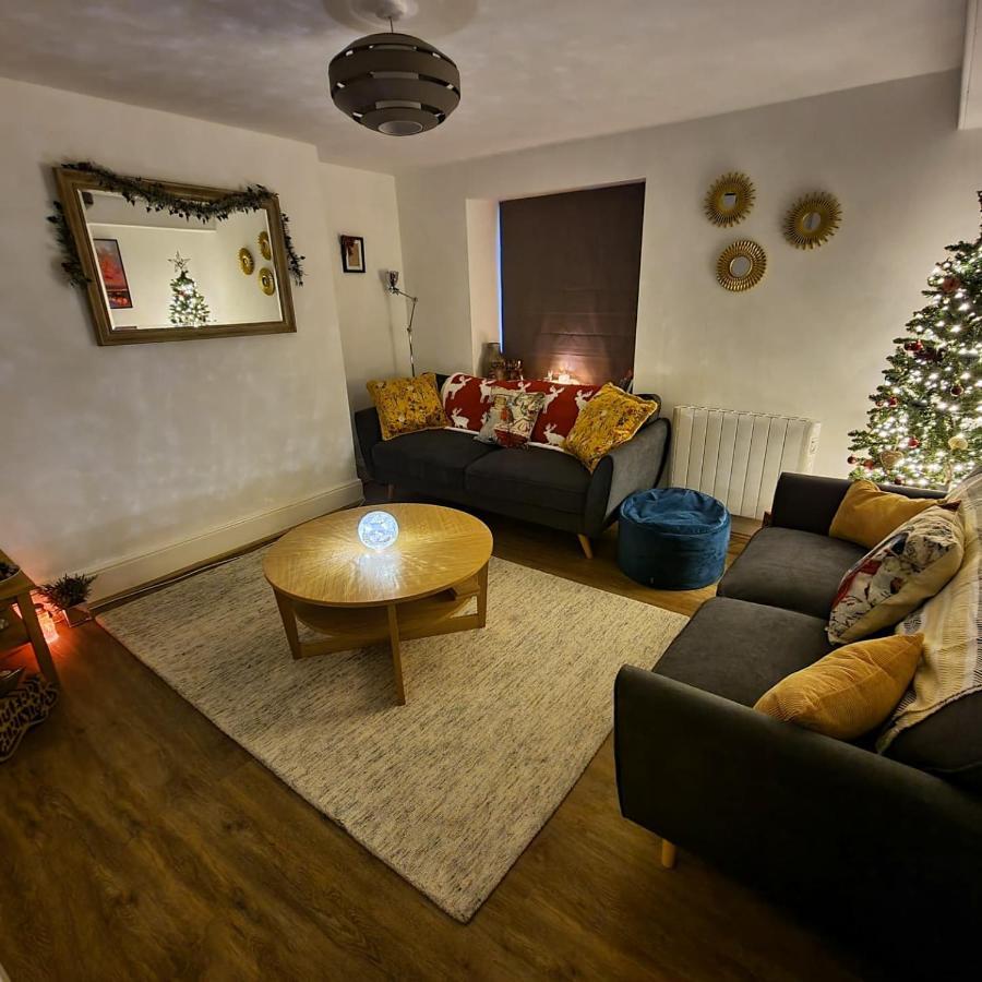 Eldon Row - Stylish Character Apartments - Central Location 1 & 2 Bed Available Dolgellau Bagian luar foto
